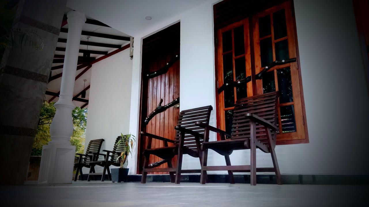 Induwara Safari Resort Udawalawe Exterior photo